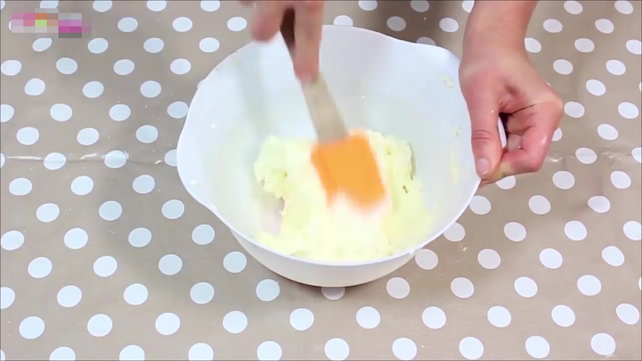 学会了这种制作蛋糕的方式 孩子过生日的时候就可以拿出来吃了