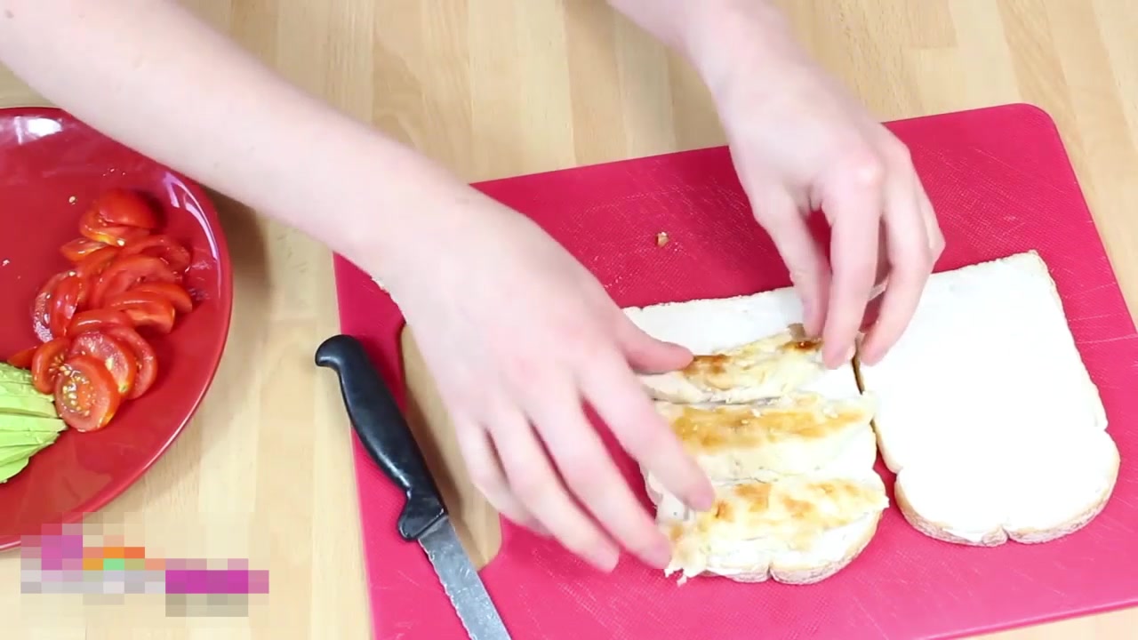 终于知道饭店的鸡肉三明治是怎样制作的 自己在家就可以做出来