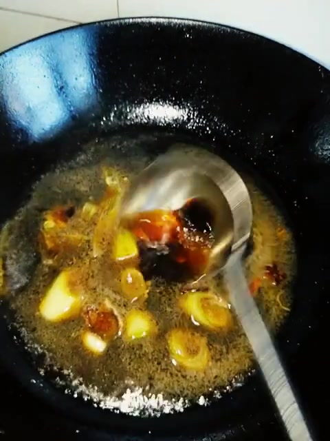 秋刀鱼的做法非常下饭的一道美食,简单易学,非常完美