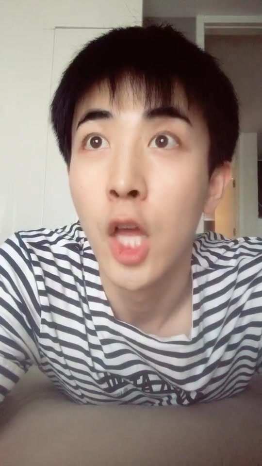 男子做不一样的金鱼嘴,每一个都做的那么可爱