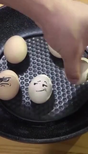 皮一下你很开心?让人捧腹大笑的鸡蛋上画表情,你看可还行不?