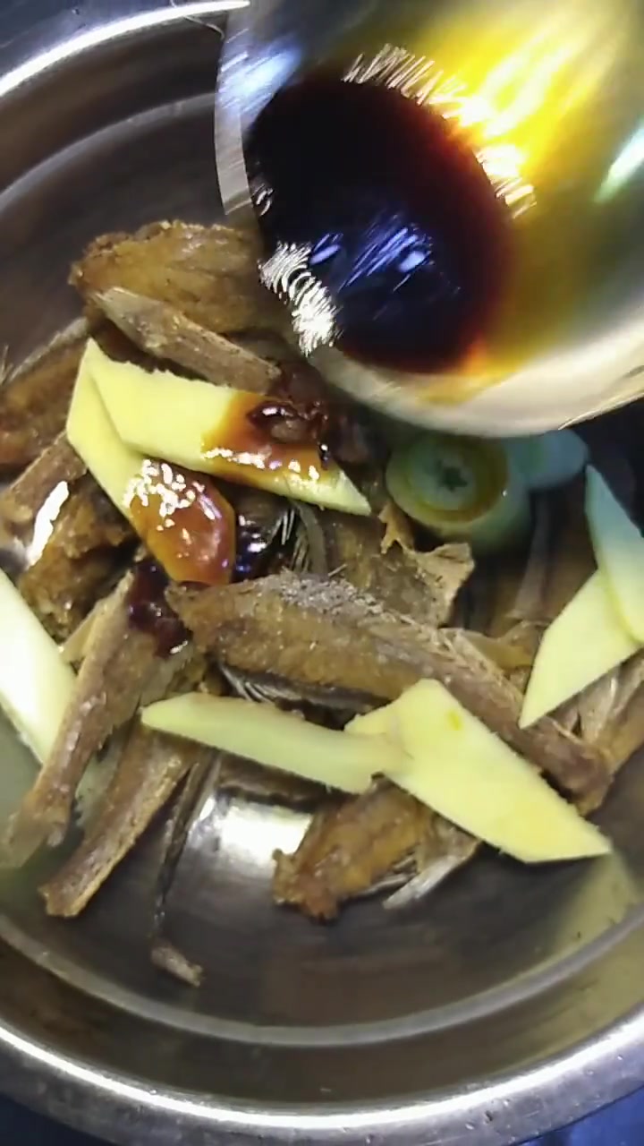 超市卖的黄花鱼罐头,简单在家做,营养美味又健康