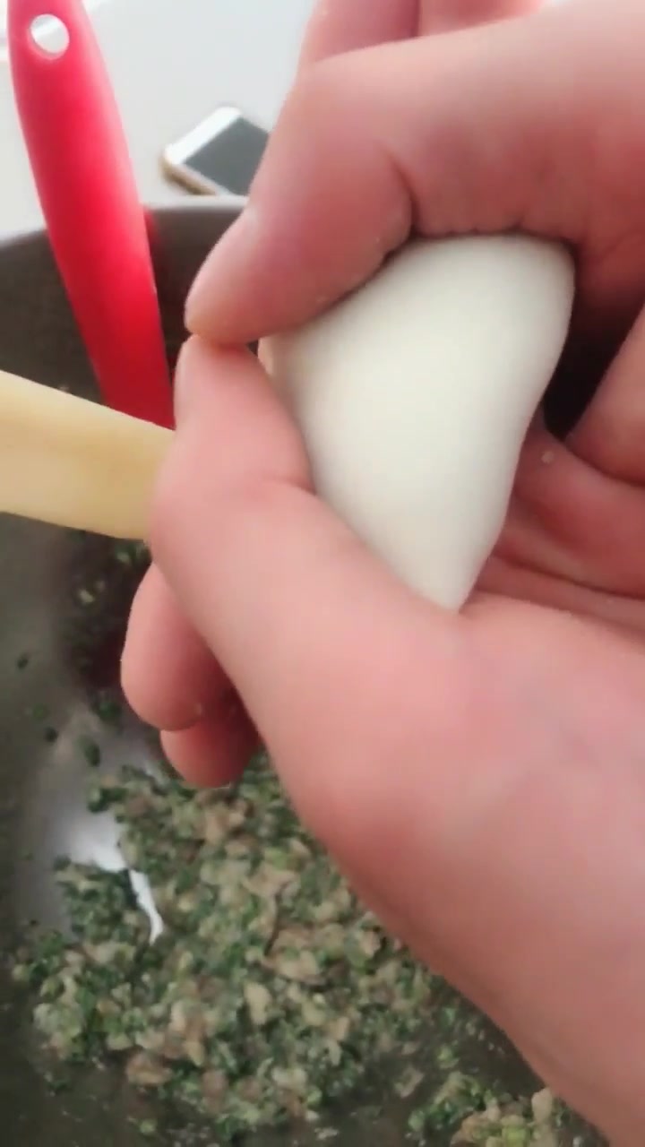面点师傅详细介绍包饺子手法教程,怎么样?简单易懂