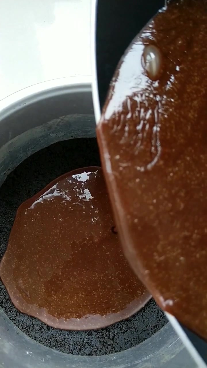 自己在家制作的巧克力慕斯蛋糕,美味的恋爱甜点!