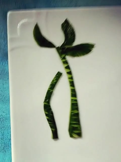 看雕刻大师17秒用蔬菜作画,厉害了,我的哥!