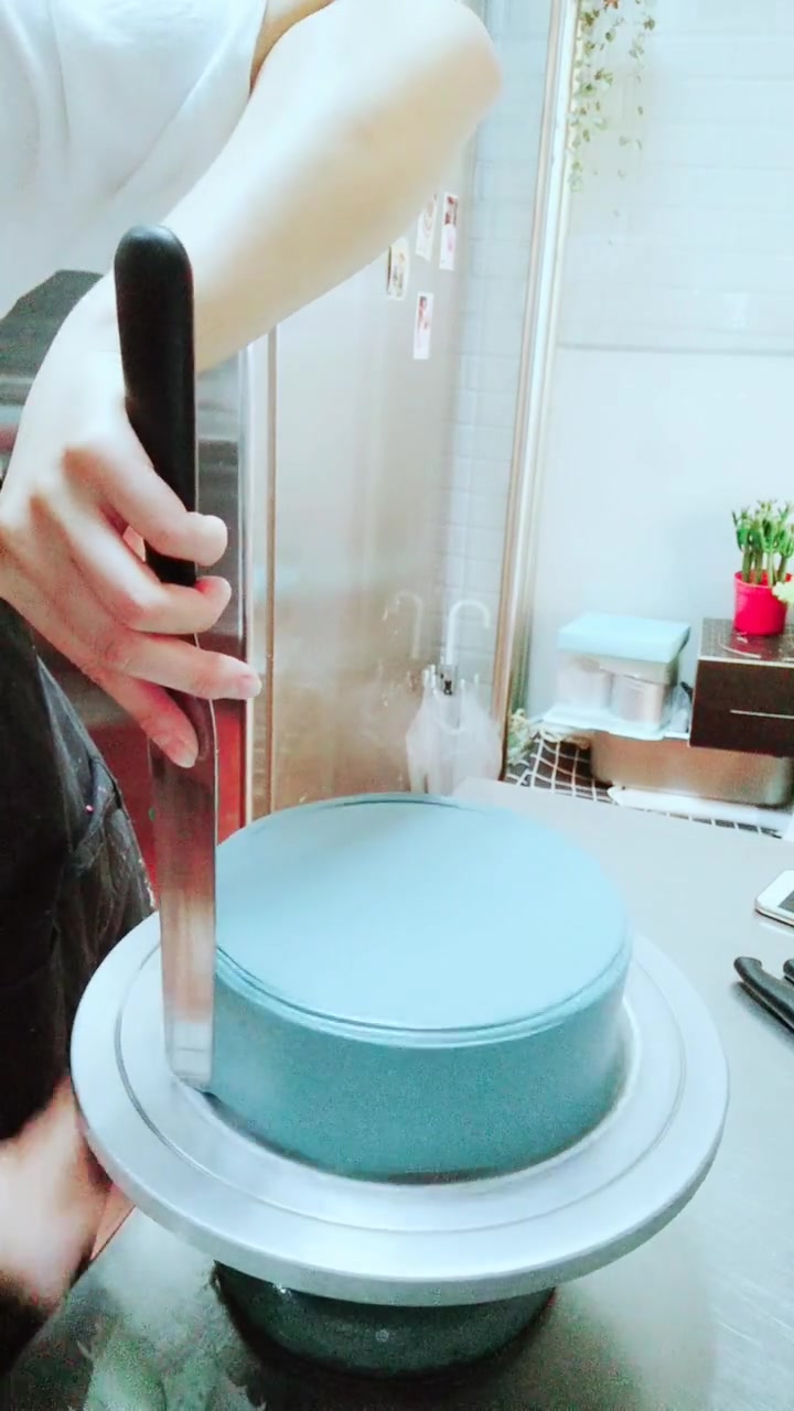 蓝色马卡龙蛋糕,制作全过程,成品出来看着很高档,一定很贵吧!