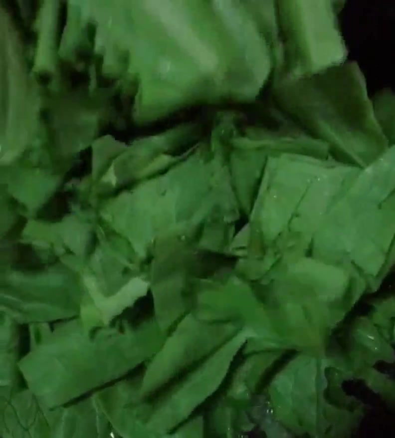 豆豉鲮鱼油麦菜的做法,清脆爽口,好吃不腻,再也不用买的吃了!
