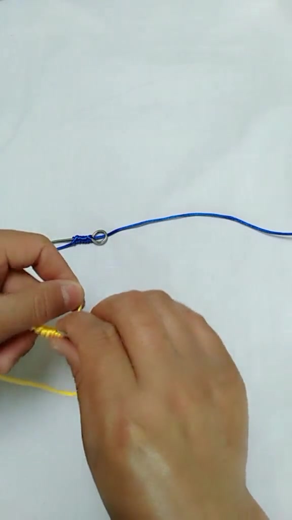 快速绑鱼钩的打结方法,一看就会