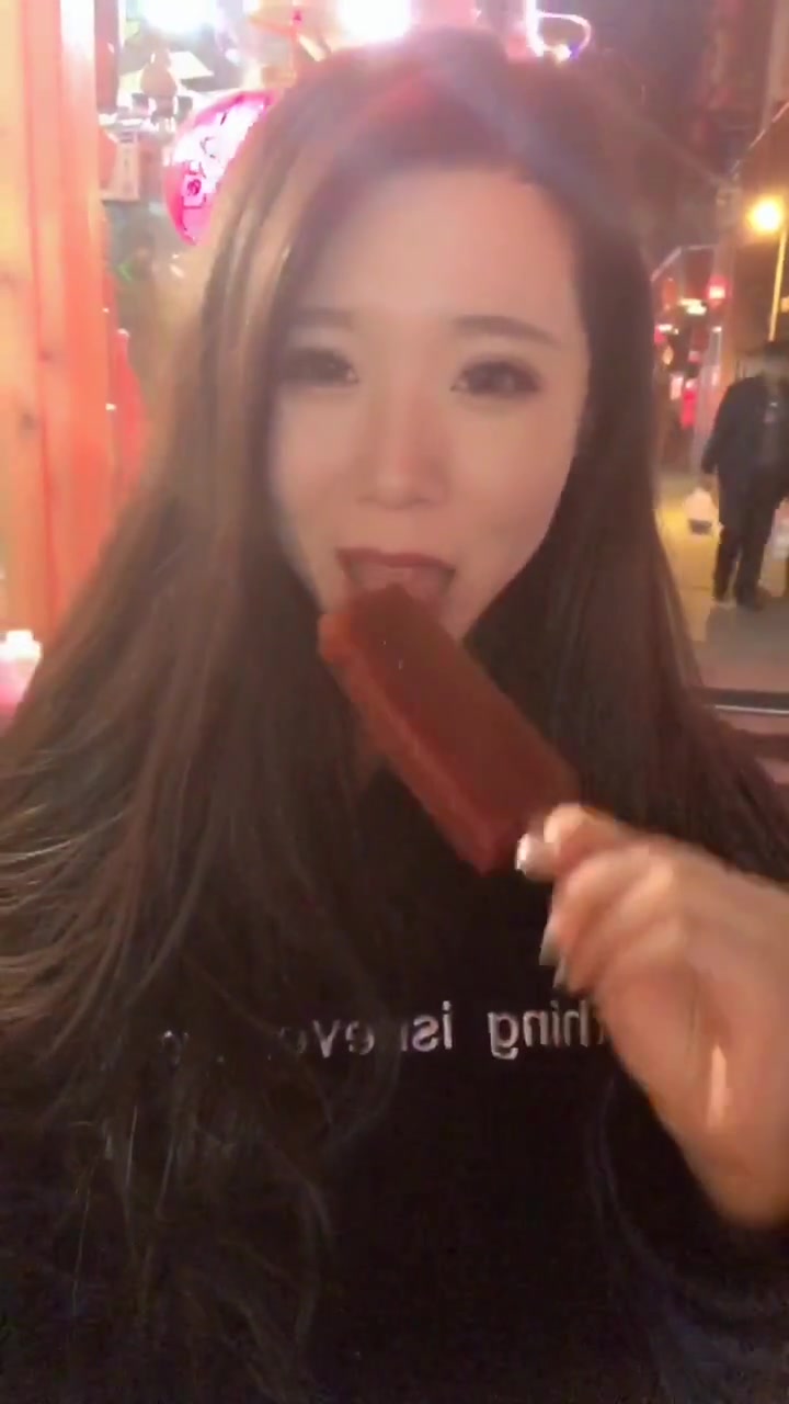 这是鸭血糕?我看着怎么像山楂羹