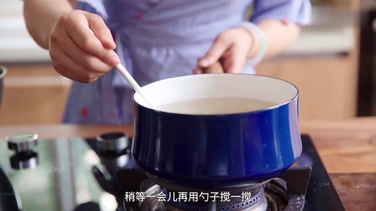 我知道你们都很爱喝奶茶,尤其是那种配料满满的,我也是!今天就来教大家在家做各种奶茶配料,有