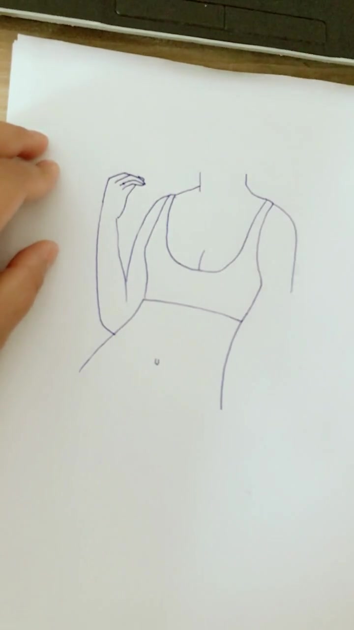 这个简笔画不错啊,几笔就画出人物的身体,太厉害了,你学会了吗