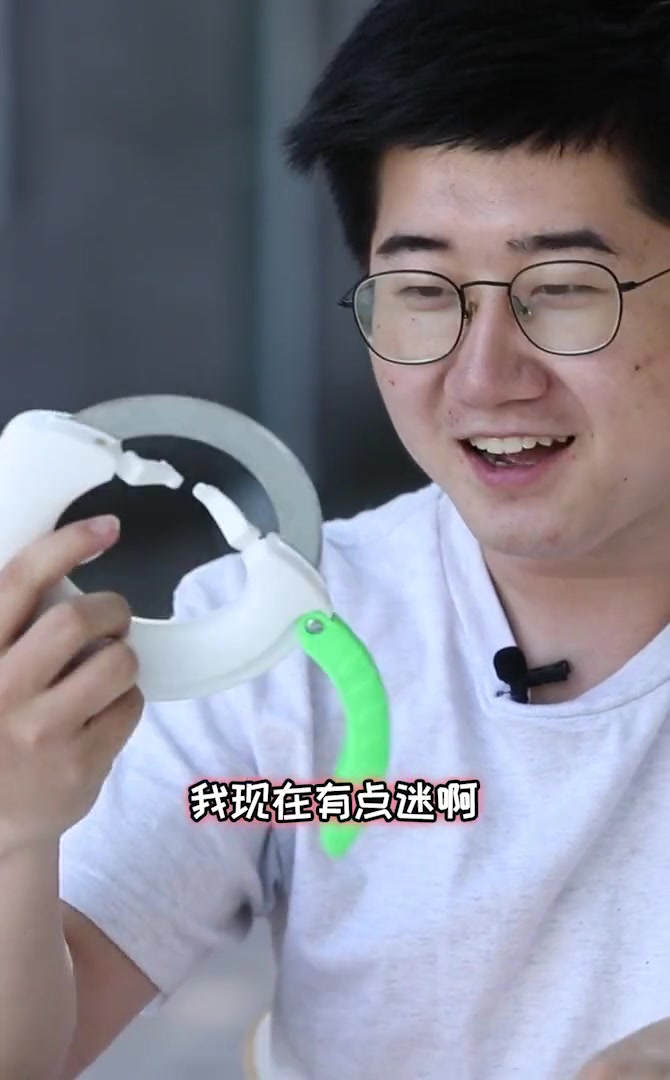 第一次见圆形的菜刀,这能切的动菜吗