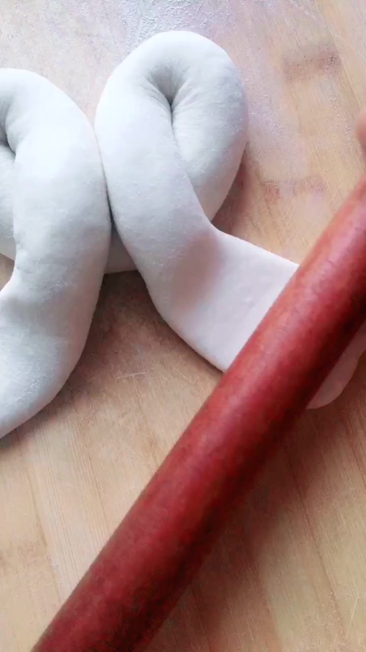 用面做的鱼形馒头,孩子看了都爱吃!