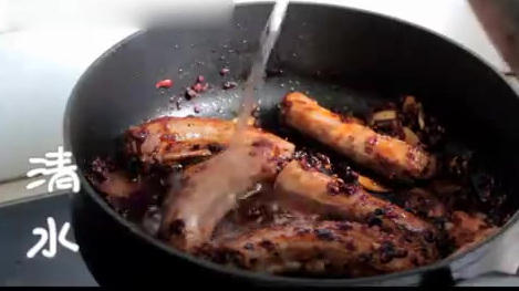 【完爆绝味麻辣鸭脖】厨房的诱惑自己DIY麻辣鸭脖子吧!周末自己做,实惠又放心!想怎么啃就怎