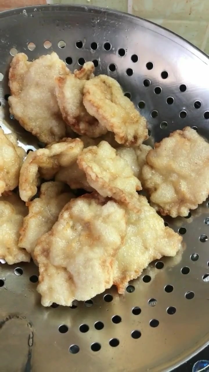 分享东北特色菜锅包肉的教程!做法简单易学,全家人都爱吃!