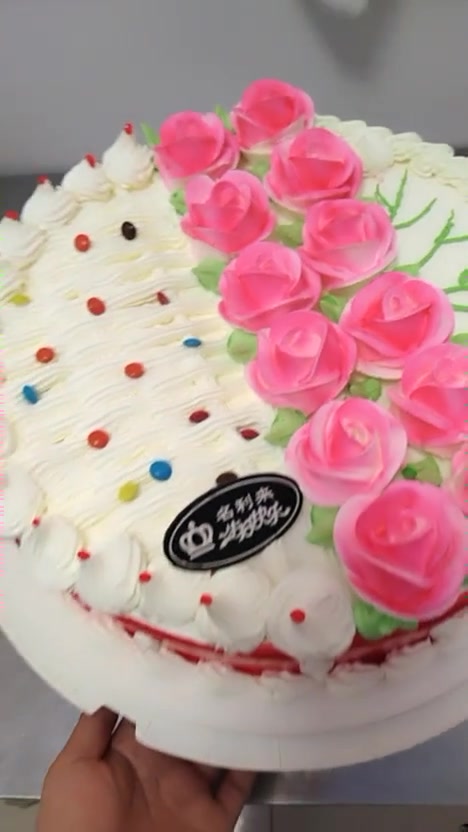 最近这个蛋糕火了,蛋糕上面雕花,简单实用又漂亮,网友:看饿了