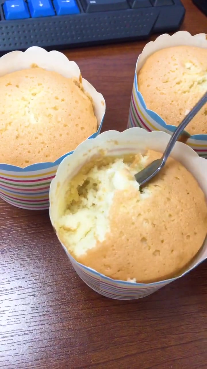 小确幸就是上班能吃到刚烤出的纸杯蛋糕