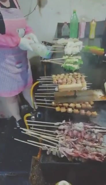 河北沧州大妈卖铁板鱿鱼,酱想独特,仅5平米小店,年收入80万