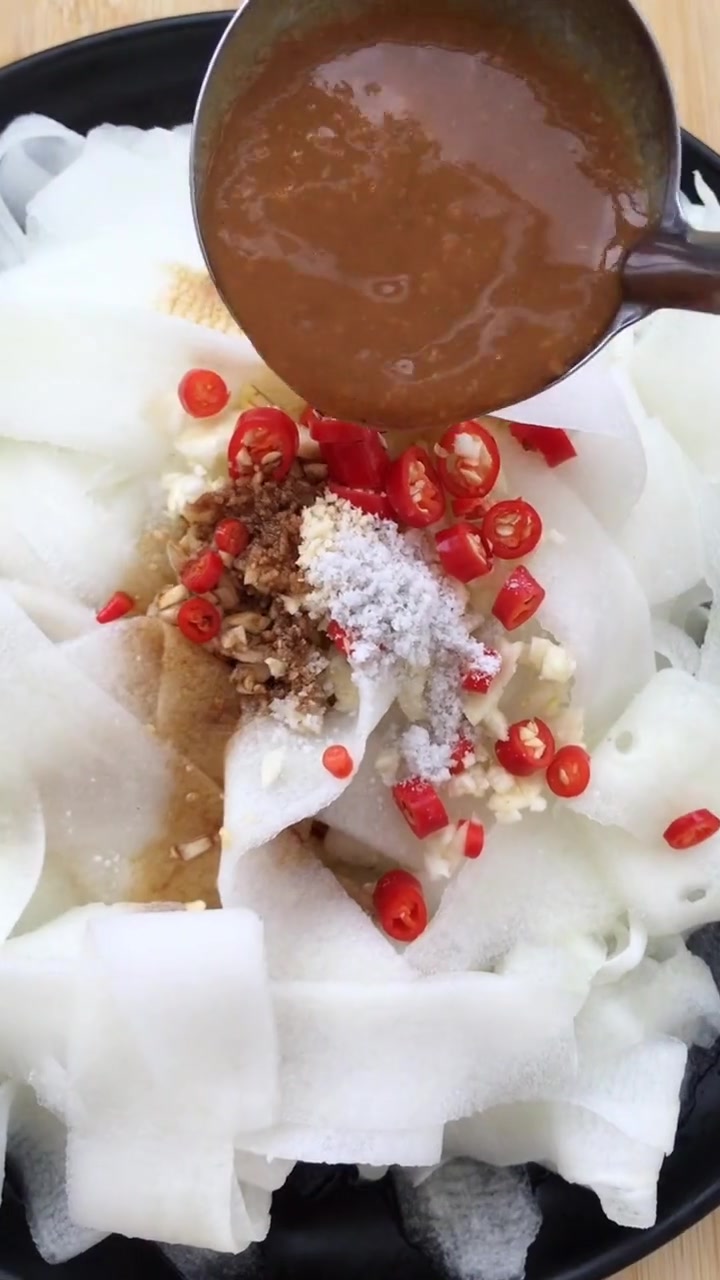 我们东北饭店必点的凉菜,超好吃,夏天吃这个开胃最好了