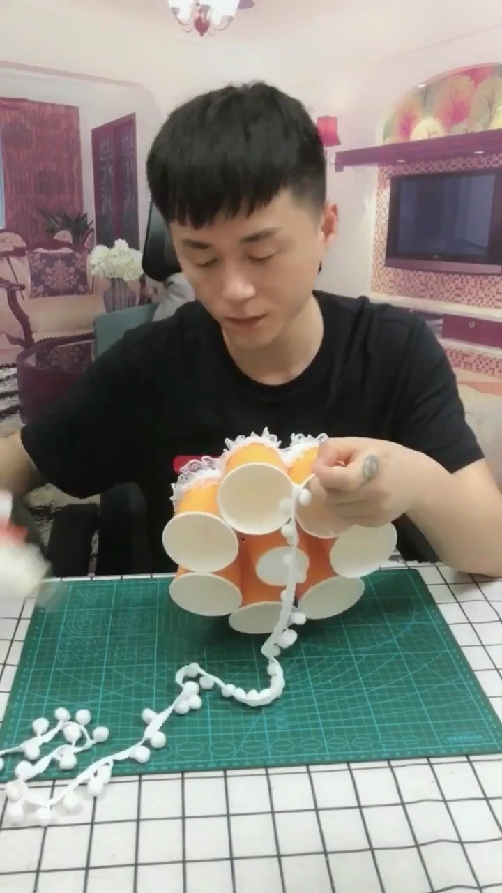 这个视频火了,用完了的一次性纸杯,做出来的这个手工太美了!