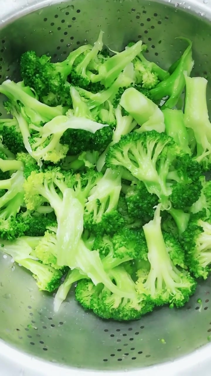 清炒西兰花教程,清淡美味,营养丰富