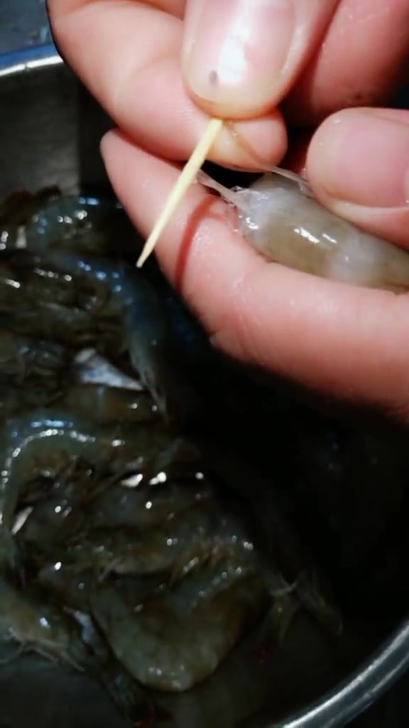 基围虾怎么去虾线,大神手把手,教你如何去虾线