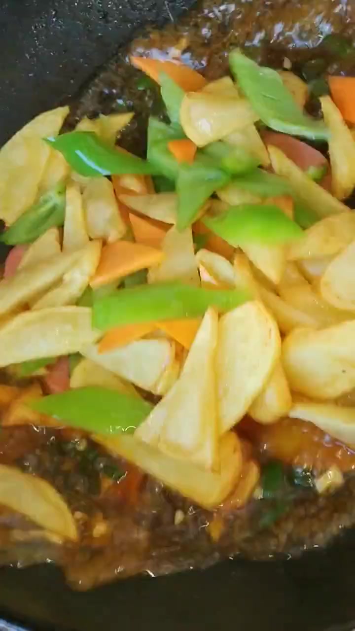这才是土豆片最好吃的做法,做法超级简单,多吃两碗米饭没问题!