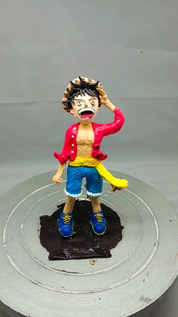 学校举行手工比赛,表妹做的翻糖蛋糕,看呆众人,裁判给满分!