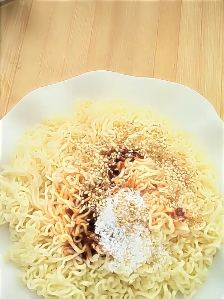 自制火鸡面做法,超简单又美味,不烦学一学
