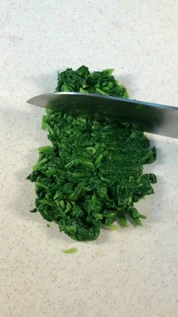 新鲜的鸡蛋菠菜饼,营养丰富