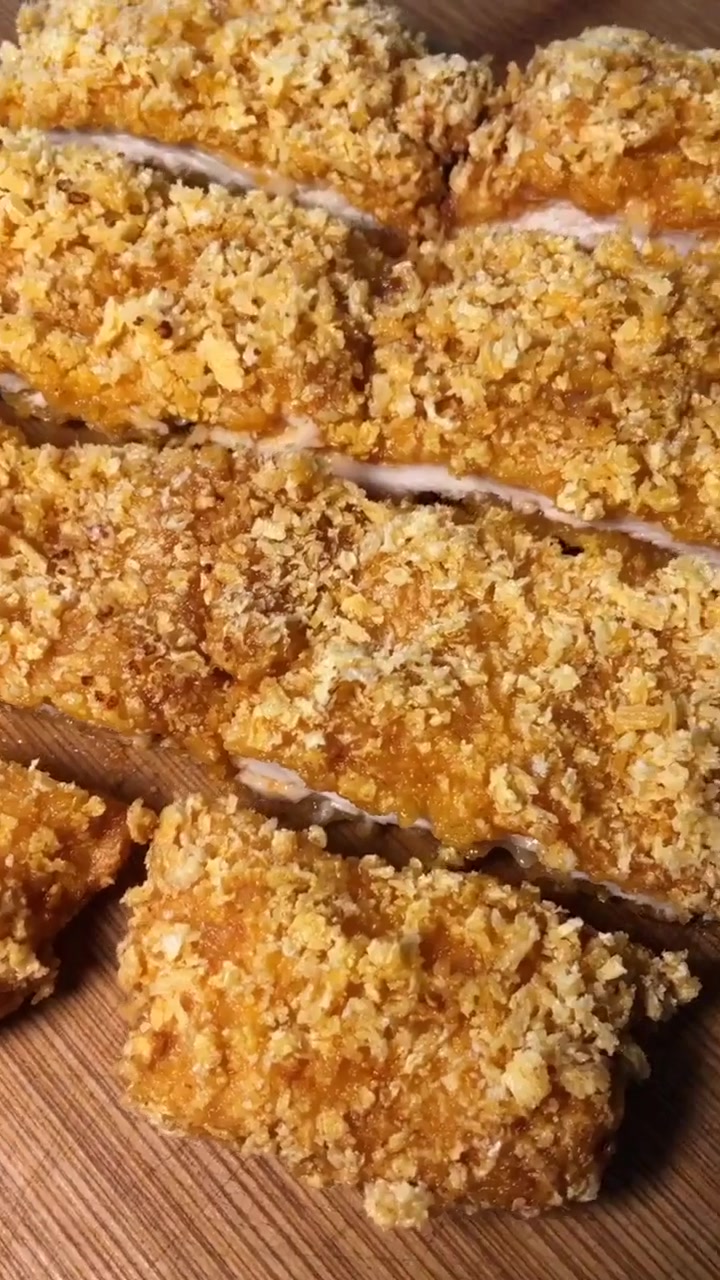 最近这视频火了,这样做的鸡排配上番茄酱,超级美味!