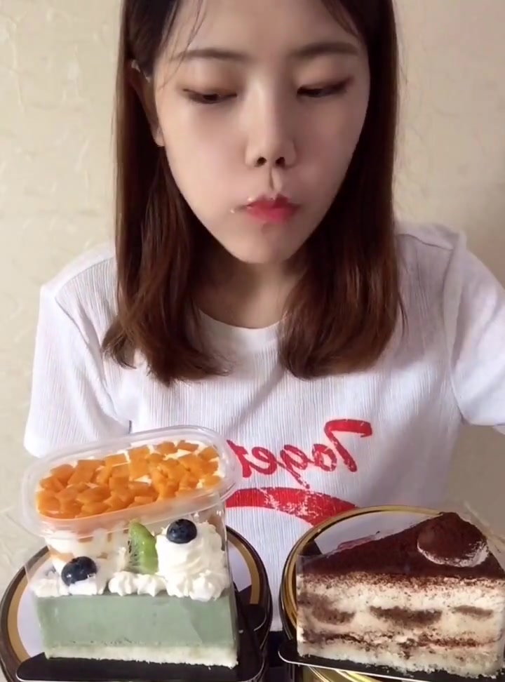 看着好想吃啊,这美味的蛋糕