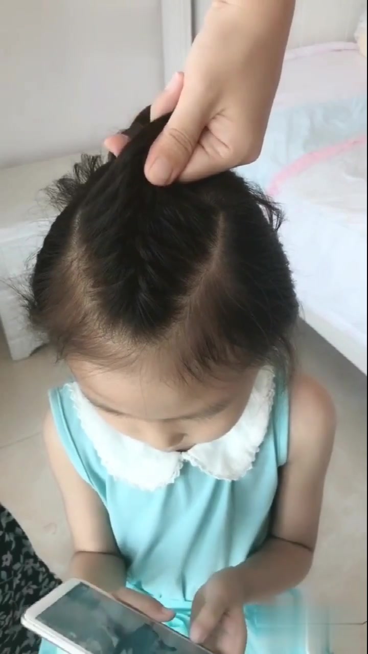 这么简单时尚的儿童鱼骨编发,宝妈只看了一遍就学会了