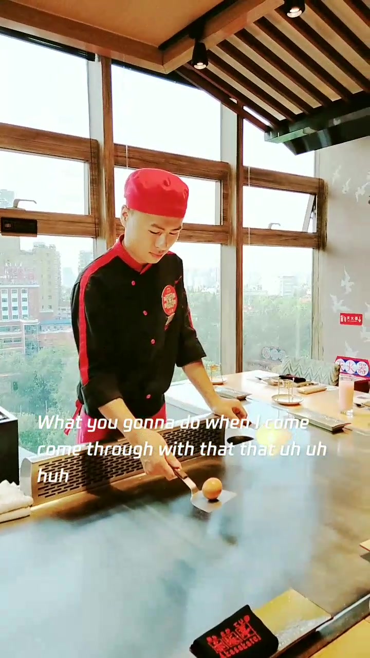 小姐姐煎蛋厉害了,王者和青铜煎鸡蛋区别,太真实了