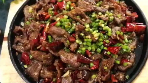 #美食秀场#【铁板孜然牛肉】吃多了爆炒牛肉,今天来换一下口味吃铁板牛肉吧,家常做法,简单美