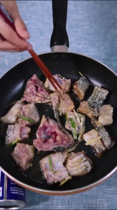 十元挑战红烧鱼块,做菜的成本真的不高,美味的红烧鱼块出锅