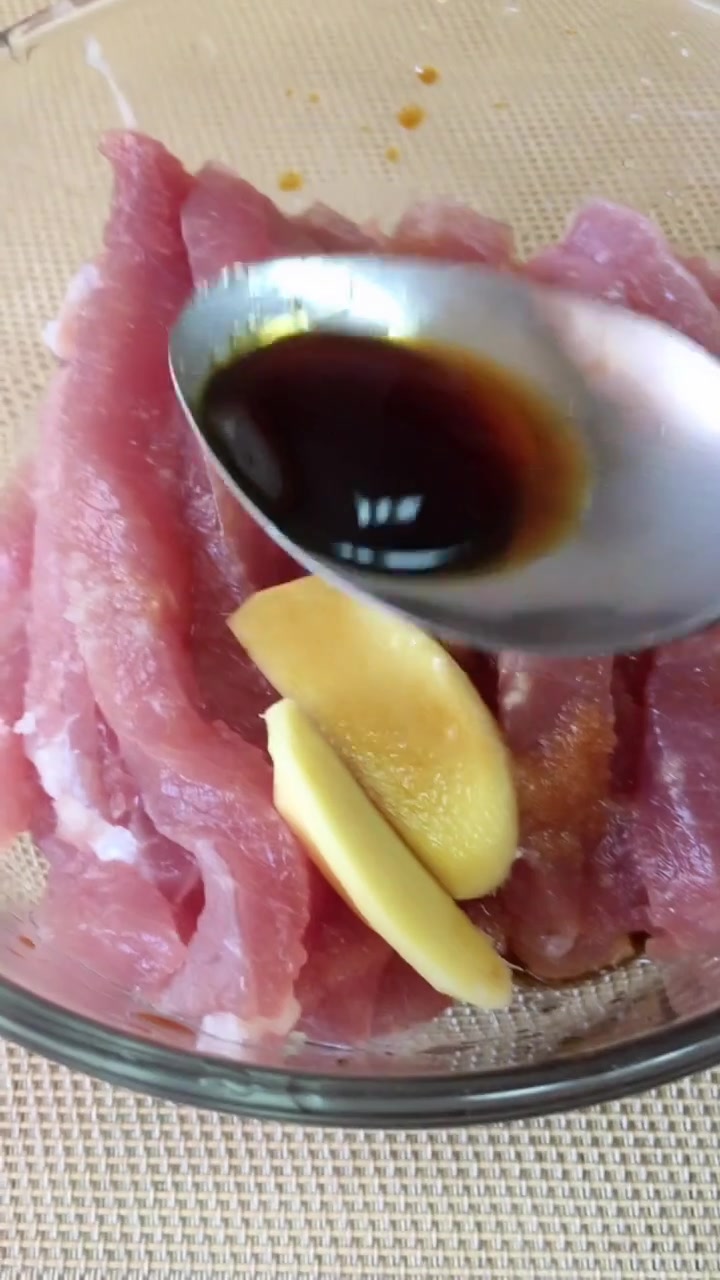 教你简单做出好吃的香辣肉条,这种辣是四川人的最爱!