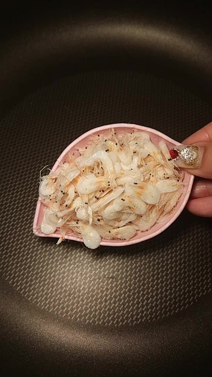 虾皮变虾条,做法很简单,也很好吃
