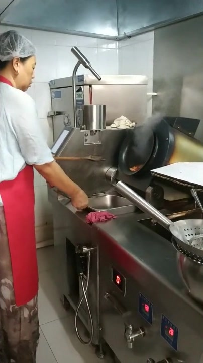 实拍:大厨制作西红柿鸡蛋的过程,怎么感觉像喂猪的呢?