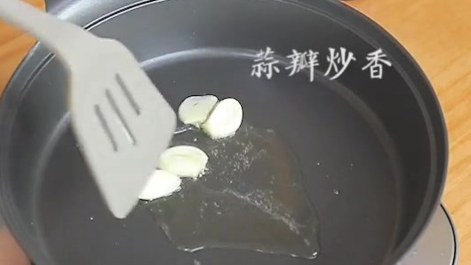 花菜这样做,竟然比饭店还好吃!一顿饭,一盘香辣花菜就足够了,超满足!香辣花菜的做法。