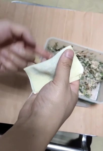 馄饨正确的包法,皮薄馅大煮不散,照着做很简单,试试吧
