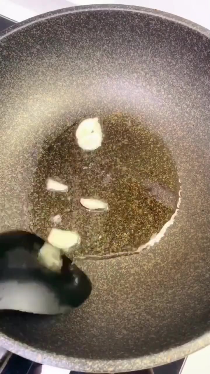 美食做法:杏鲍菇牛肉粒,牛肉这样做,鲜美好吃,特别下饭!