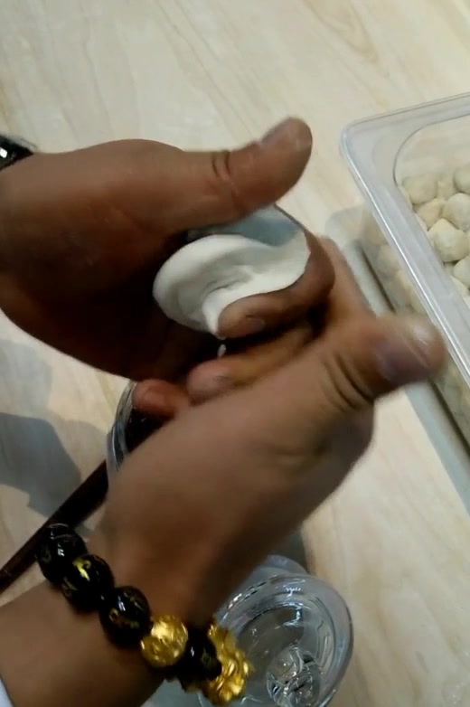 包饺子的详细步骤和手法,10秒钟就能学会,饱满结实速度快!