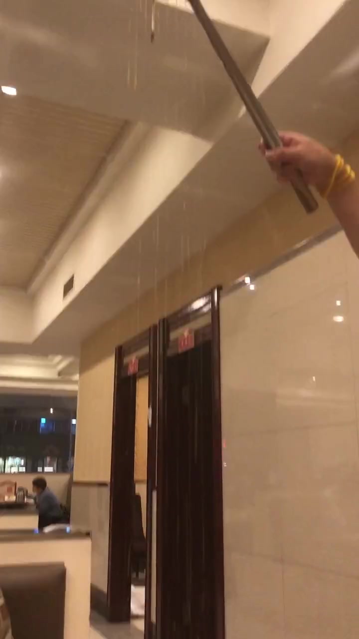 果然东北菜就是分量也特别的大!这拔丝看得我口水直流
