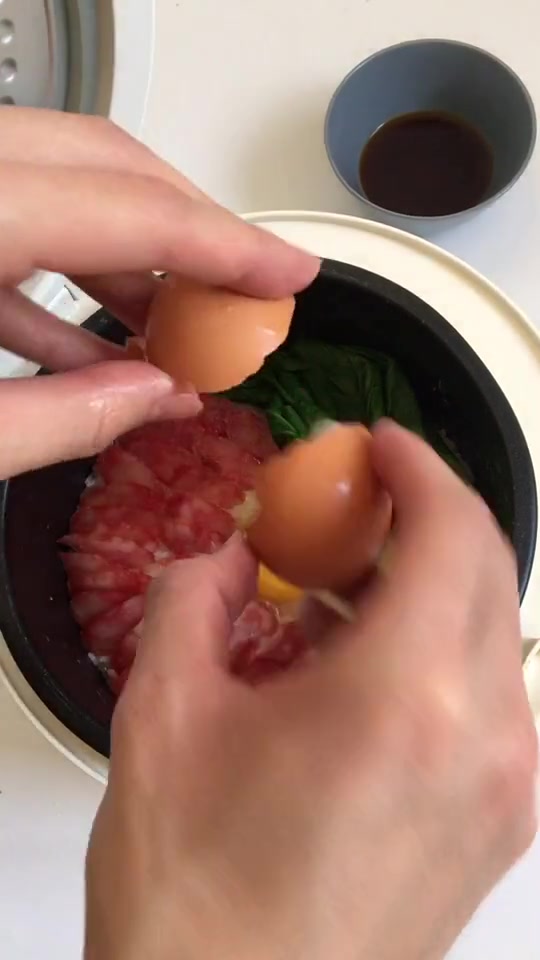居家寝室必备简单好吃的腊肠煲仔饭,只需要一个电饭锅就可以搞定