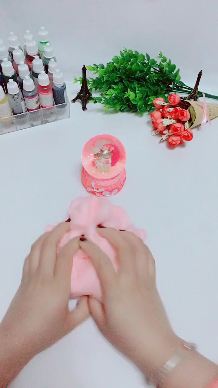 奶糖胶泥这样玩,是不是很过瘾呢?哈哈