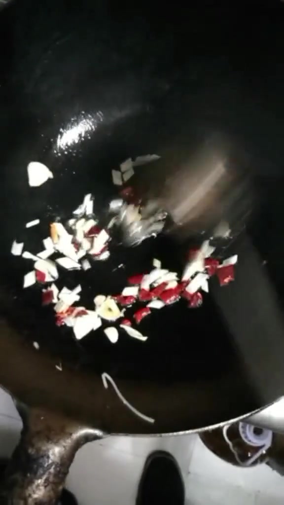 清淡爽口的小菜,绿豆芽韭菜炒粉条,做好了超好吃!