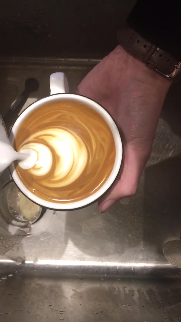 奶茶拉花真的好难,我这暴脾气