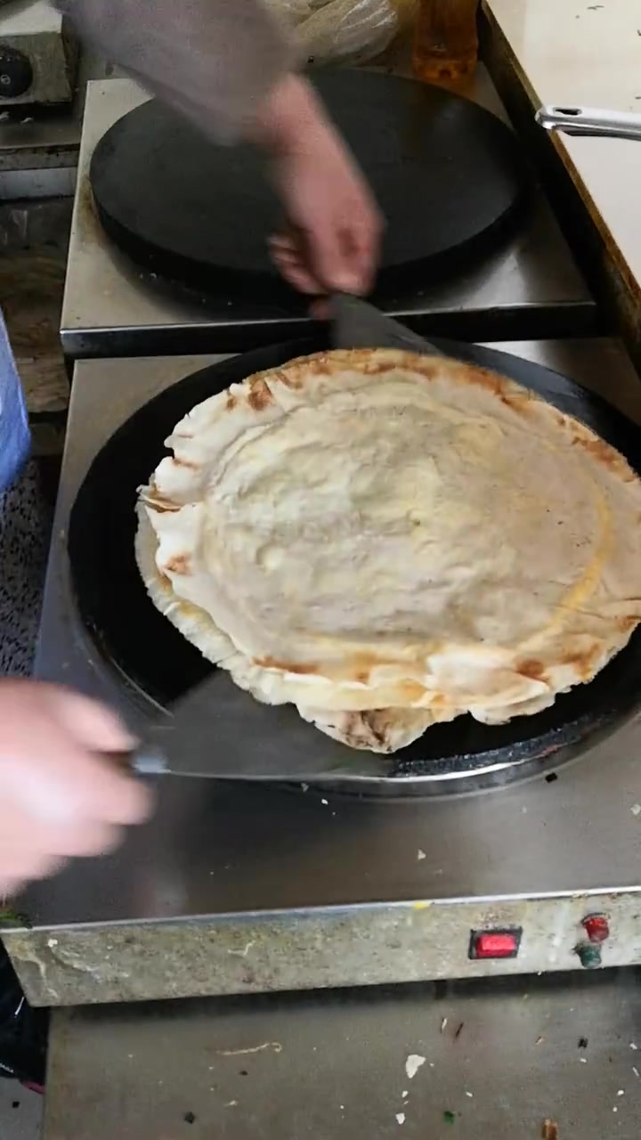 原来菜煎饼皮是这样做的 怪不得