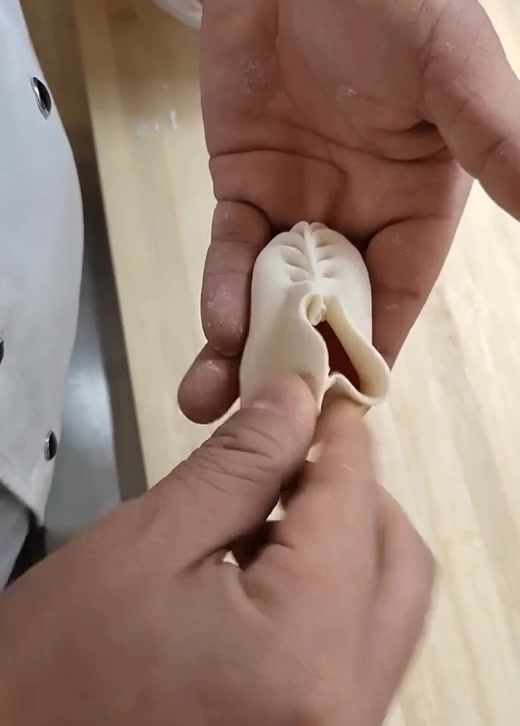 冬至快到了,教你包饺子的步骤,不露馅不破皮,不会的朋友学起来